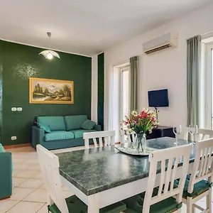 Appartamento Roomy And Bright With Balconies X6, Catania